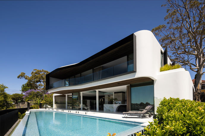 Curves define luxury waterfront Sydney home