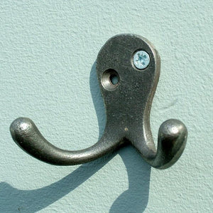 Traditional Cast Iron Double Robe hook in Antique Finish